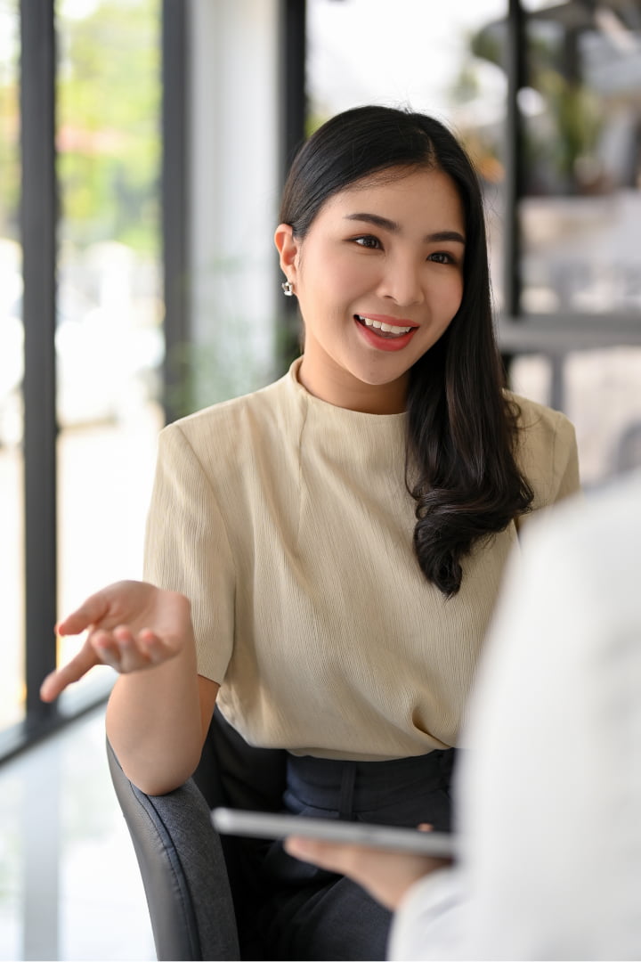 woman talking to her counselor